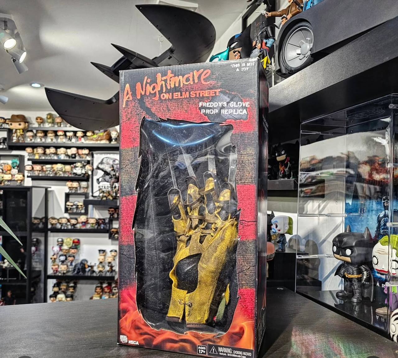 A Nightmare On Elm Street. Freddy's glove